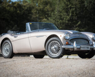 http://smiths-old-website.azurewebsites.net/documents/blog/cars/austin-healey/100/1954-austin-healey