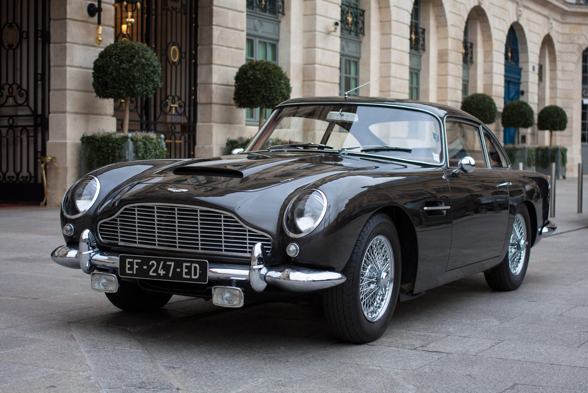 Paris,,France,,Jan,30,2017:,Dark,Grey,Aston,Martin,Db5