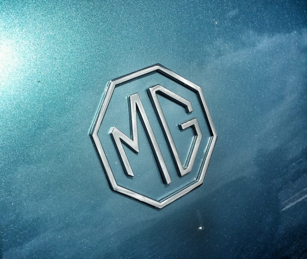 MG car logo