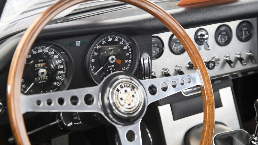 Jaguar E-Type dashboard