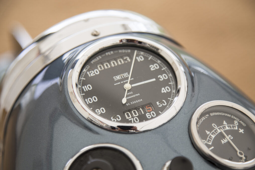 Triumph 6T Thunderbird Speedometer